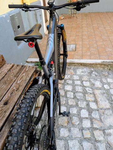 Orbea RISE M20 2024 2024 Mountainbike usato, Grigio chiaro — immagine 4 di 4