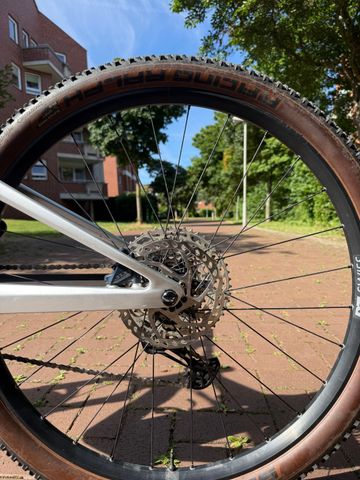 Brugt Canyon LUX Shimano Deore XT 2024 Mountainbike — billede 9 af 13