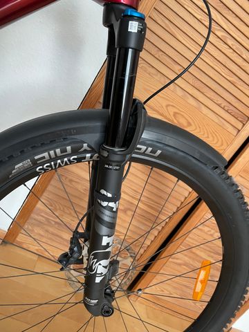 Used Canyon Neuron CF 8 2024 2024 Mountainbike, Red, 27.5, 29 — image 8 of 15