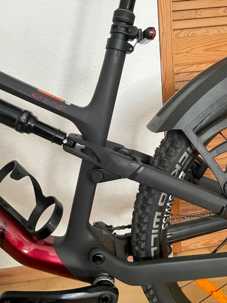 Tweedehands Canyon Neuron CF 8 2024 2024 Mountainbike — afbeelding 9 van 15