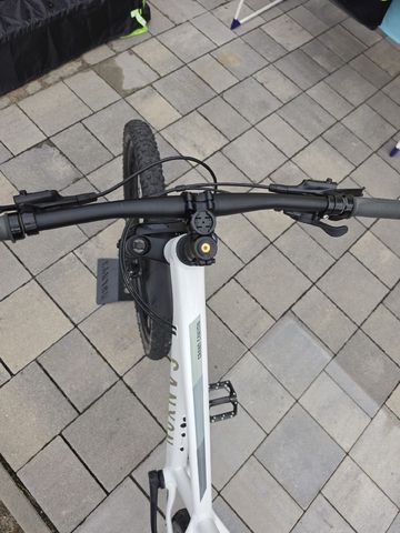 Canyon young hero Custom Shimano Deore XT 2023 Mountainbike usato, Bianco — immagine 5 di 9
