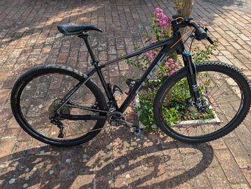 Używany CUBE Race ONE Black´n´flashred 19" 2017 Mountainbike — zdjęcie 4 z 9