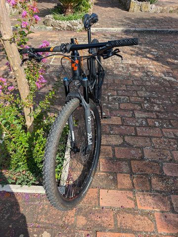 Używany CUBE Race ONE Black´n´flashred 19" 2017 Mountainbike — zdjęcie 2 z 9