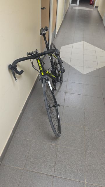 Used Giant Contend 3 2018 2018 Road & Gravel, Black — image 2 of 3
