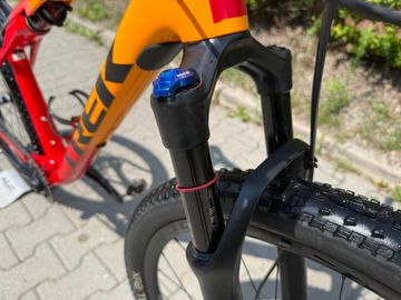 Used Trek Supercaliber 9.7 2020 2020 Mountainbike, Red, 29 — image 10 of 11