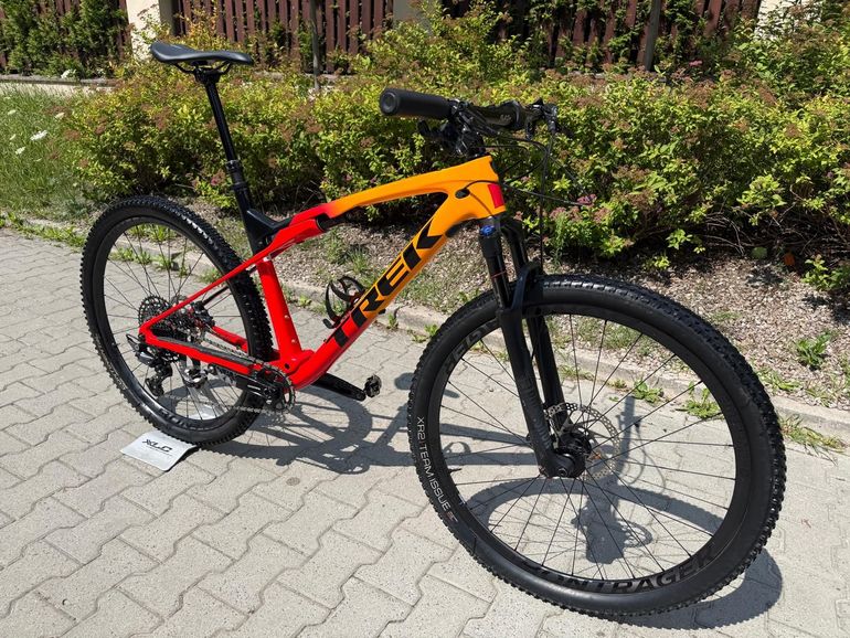 Używany Trek Supercaliber 9.7 2020 2020 Mountainbike — zdjęcie 2 z 11