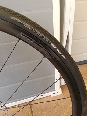 Used Specialized Roubaix Comp 2020 2020 Road & Gravel, Black — image 7 of 13