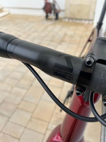 Used Trek Checkpoint+ SL SRAM Rival eTap AXS 2023 Road & Gravel, Red — image 12 of 25