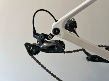 Used Orbea ORCA M20 2022 2022 Road & Gravel, White — image 4 of 10