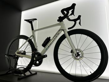 Colnago V4 Shimano Ultegra Di2 2026 2026 Road & Gravel usato