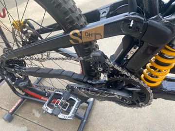 Used Commencal Supreme V5 Frameset 2024 Mountainbike, Black — image 3 of 10