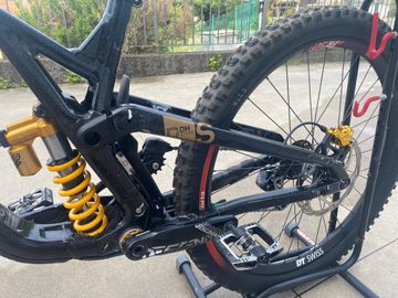 Used Commencal Supreme V5 Frameset 2024 Mountainbike, Black — image 2 of 10