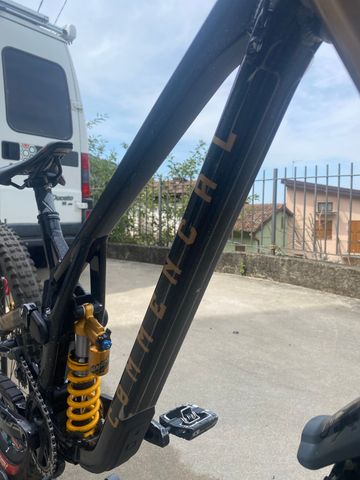 Used Commencal Supreme V5 Frameset 2024 Mountainbike, Black — image 4 of 10