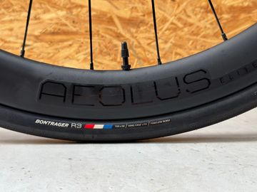 Used Trek Emonda Shimano 105 2025 Road & Gravel, Black — image 8 of 8