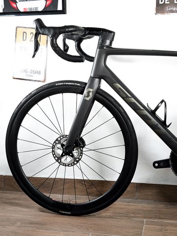 Używany Scott Addict RC 15 2022 2022 Road & Gravel — zdjęcie 17 z 21