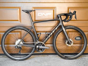 Używany Scott Addict RC 15 2022 2022 Road & Gravel — zdjęcie 1 z 21