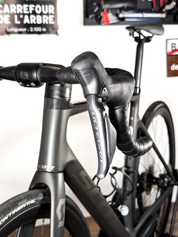 Używany Scott Addict RC 15 2022 2022 Road & Gravel — zdjęcie 16 z 21