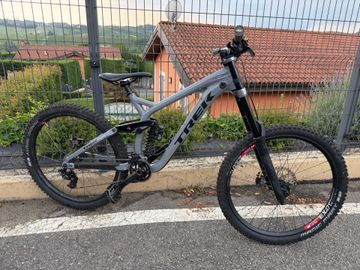 Used Trek Session 8 27.5 2019 2019 Mountainbike, Light Gray, 27.5 — image 1 of 12
