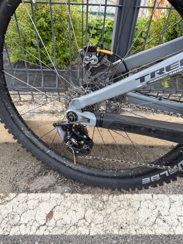 Used Trek Session 8 27.5 2019 2019 Mountainbike, Light Gray, 27.5 — image 7 of 12