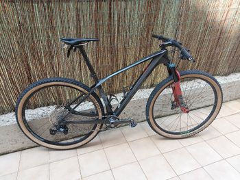 Used Ghost Lector Shimano Deore XT 2018 Mountainbike, Light Gray — image 8 of 10