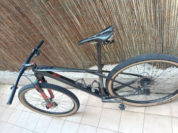 Used Ghost Lector Shimano Deore XT 2018 Mountainbike, Light Gray — image 9 of 10