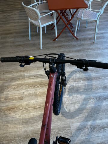 Used Liv Tempt 4 2025 2025 Mountainbike, Red — image 5 of 5
