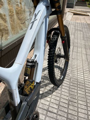 Used YT Custom Shimano GRX 2022 Mountainbike, White — image 3 of 6
