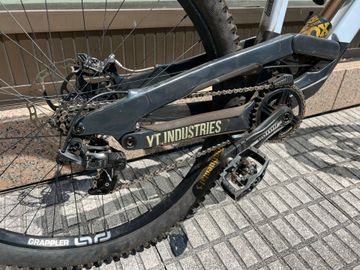 Used YT Custom Shimano GRX 2022 Mountainbike, White — image 4 of 6