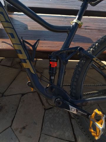 Used Giant Stance 2021 2021 Mountainbike, Black, 27.5 — image 2 of 8