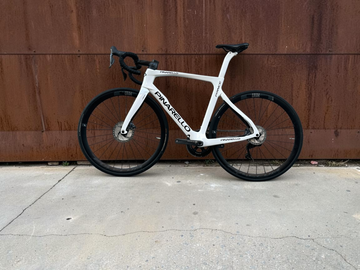 Pinarello Prince Disc Ultegra Di2 Bike w/Carbon wheels 2021 2021 Road & Gravel de segunda mano