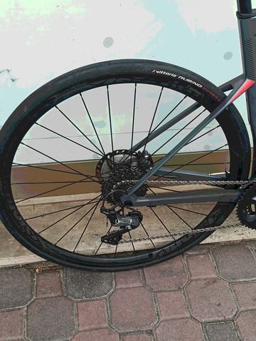 Used BMC Roadmachine 01 THREE 2021 2021 Road & Gravel, Green — image 3 of 4