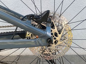 Gebrauchtes FOCUS Thron 6.8 2022 Mountainbike, Hellgrau — Bild 4 von 12
