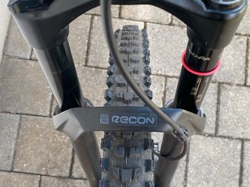 Used FOCUS Thron 6.8 2022 Mountainbike, Light Gray — image 6 of 12