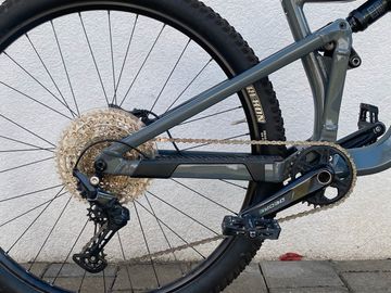 Used FOCUS Thron 6.8 2022 Mountainbike, Light Gray — image 10 of 12
