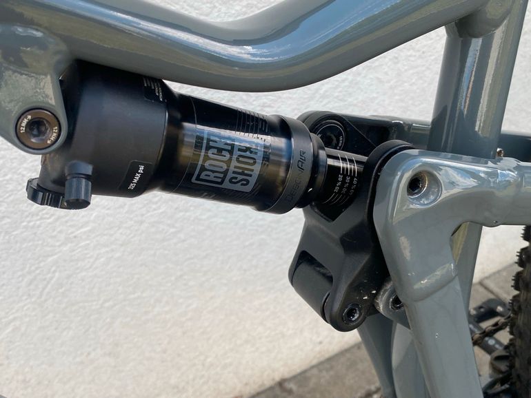 Gebrauchtes FOCUS Thron 6.8 2022 Mountainbike, Hellgrau — Bild 5 von 12