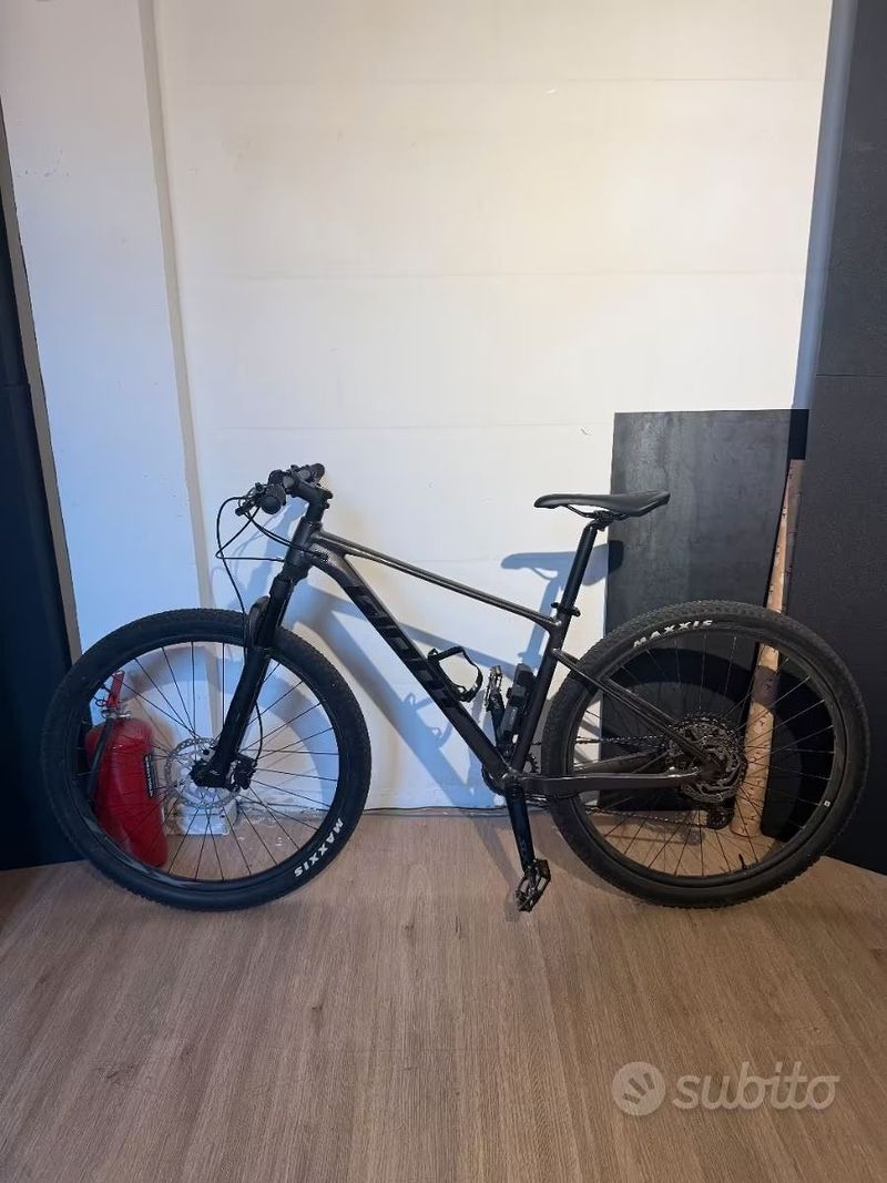 Giant XTC SLR 29 2 2022 2022 MTB usato