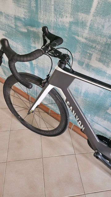 Used Canyon Speedmax CF 7.0 2018 2018 Road & Gravel, Black — image 2 of 9