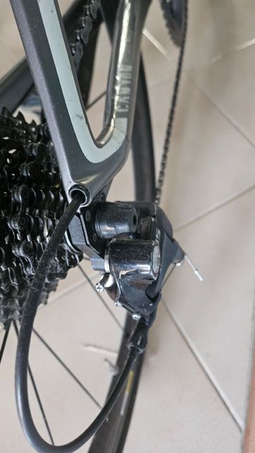 Used Canyon Speedmax CF 7.0 2018 2018 Road & Gravel, Black — image 5 of 9