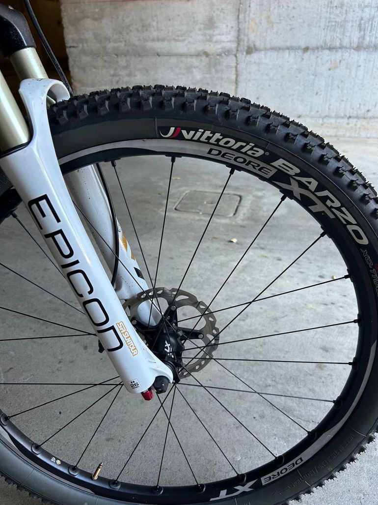 Gebrauchtes Handmade Custom Shimano Deore XT 2014 Mountainbike, Schwarz — Bild 2 von 12