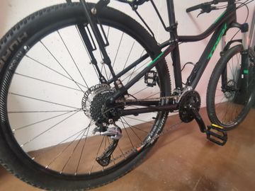 Gebrauchtes Trek Cali S Women's 2017 2017 Mountainbike, Schwarz — Bild 3 von 4