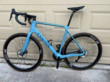 Tweedehands Canyon Endurace 8 Disc 2024 2024 Road & Gravel — afbeelding 2 van 5