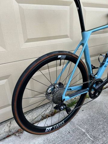 Tweedehands Canyon Endurace 8 Disc 2024 2024 Road & Gravel — afbeelding 3 van 5