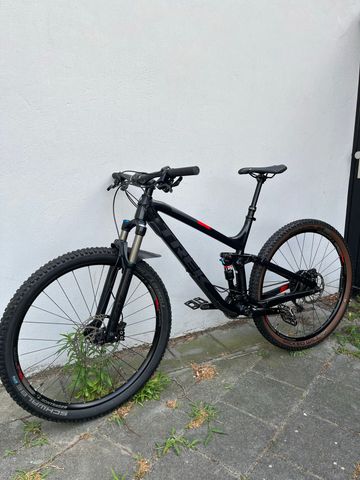 Trek Fuel ex Shimano Deore XT 2018 Mountainbike usato, Nero — immagine 2 di 11