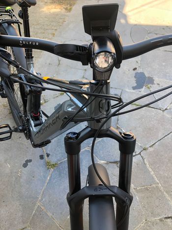 Mondraker CHASER RX 2023 2023 Urban usato, Grigio chiaro — immagine 12 di 13