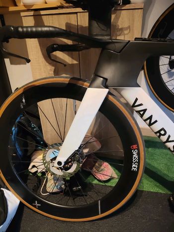 Van rysel Zeitfahrrad XCR Shimano Ultegra Di2 2025 Road & Gravel usato, Nero — immagine 9 di 12