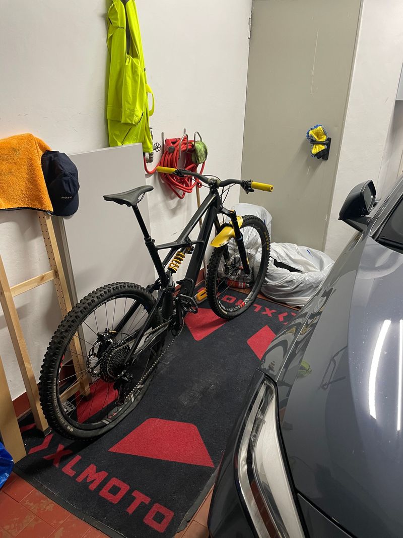 Used Specialized Enduro Coil 29/6Fattie 2018 2018 MTB