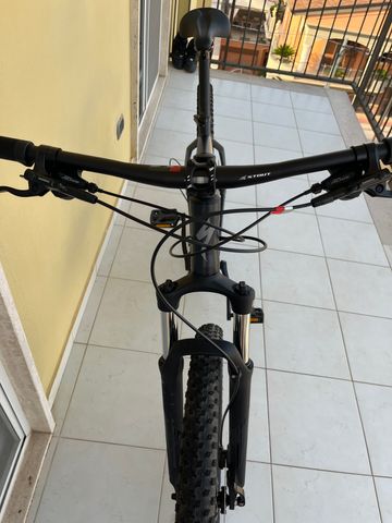 Used Specialized Rockhopper 2025 2025 Mountainbike, Light Gray, 27.5, 29 — image 2 of 3