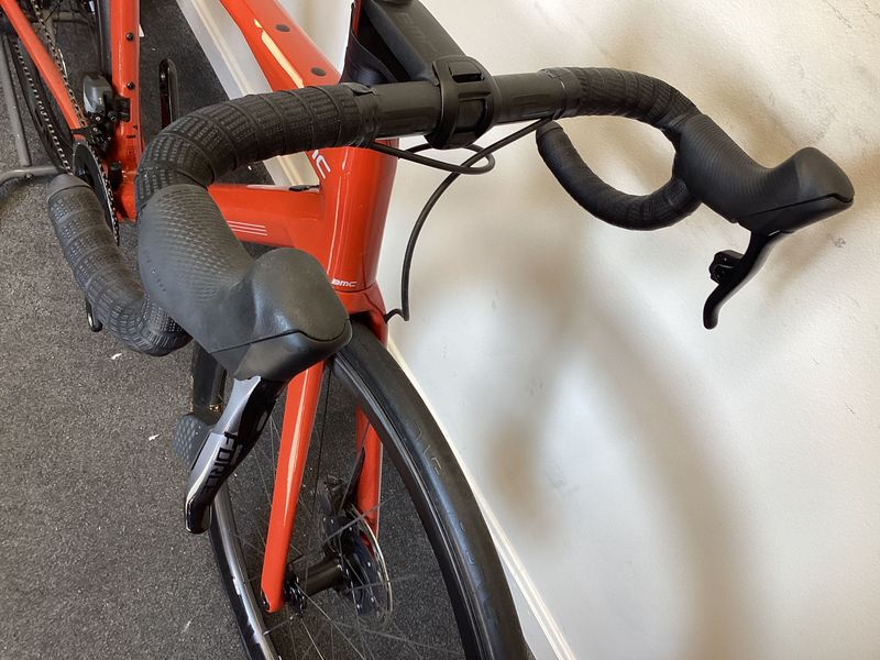 Used BMC Roadmachine 01 THREE 2024 2024 Road & Gravel, Red — image 6 of 18