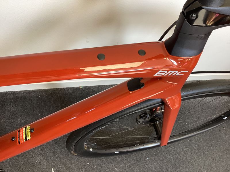 Used BMC Roadmachine 01 THREE 2024 2024 Road & Gravel, Red — image 16 of 18