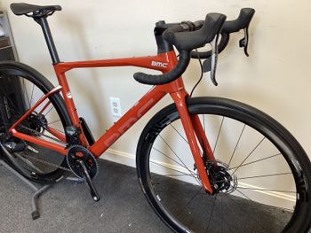 Used BMC Roadmachine 01 THREE 2024 2024 Road & Gravel, Red — image 3 of 18